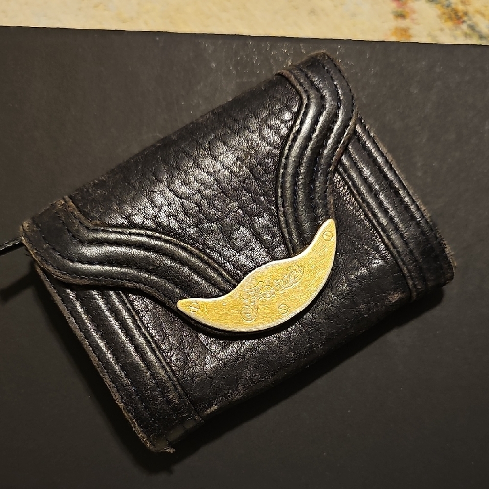 FENDI Elegant Black Leather Wallet with Gold Accent